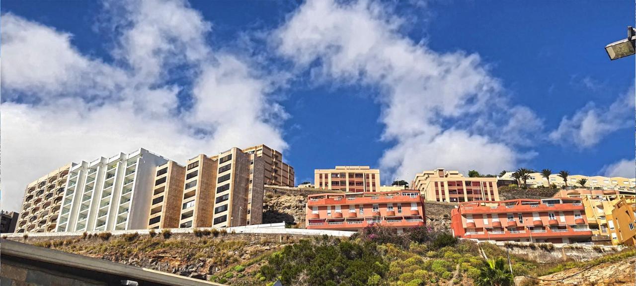 Sea View Apartment *